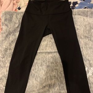 Lululemon black cropped leggings